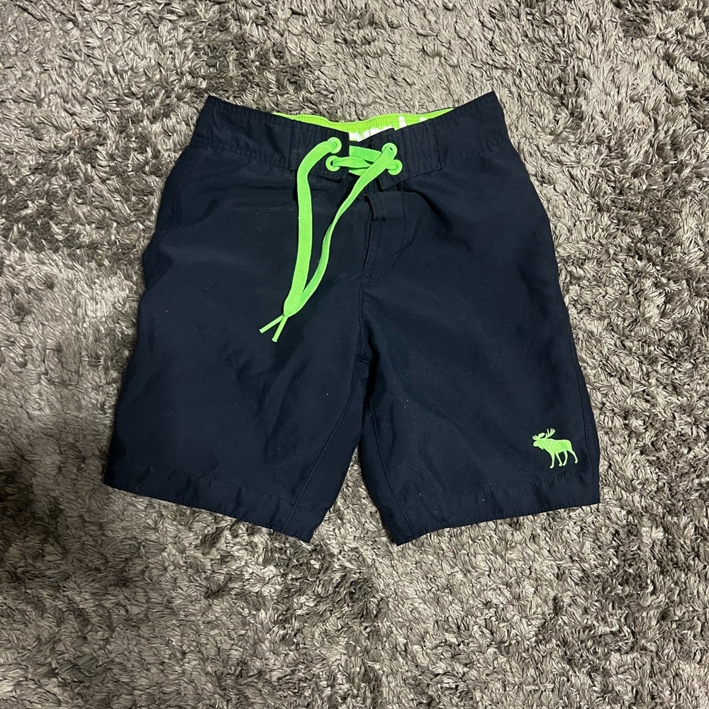 Abercrombie Kids boys size M navy swim trunks - excellent condition